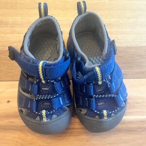 Keen Navy Blue Water Shoes Sz 4